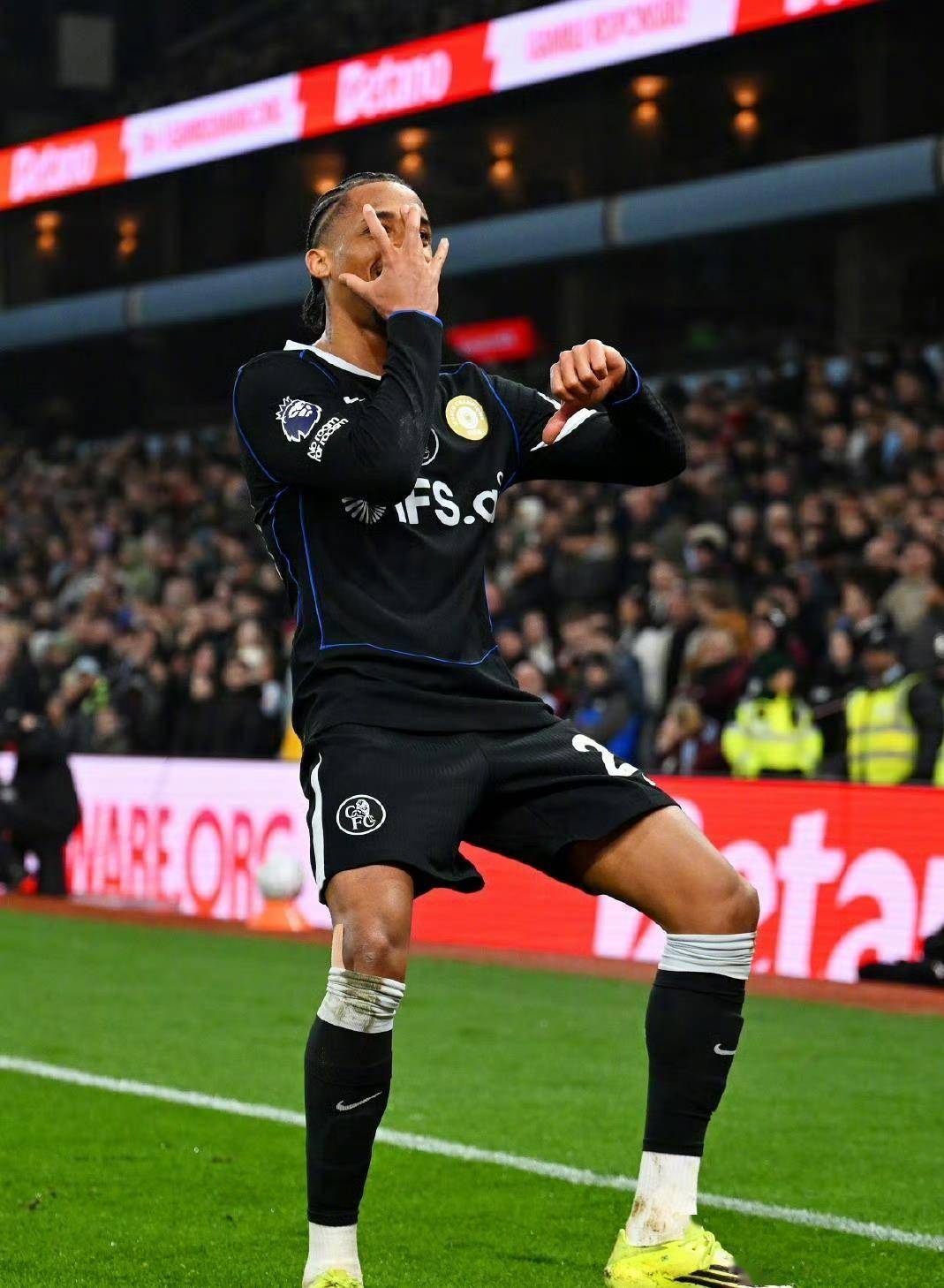 开云体育娱乐app-包含刚刚：今晚曼联内部沟通罗马单刀错失，曼城临场应变都惊呆了的词条-开云体育娱乐app